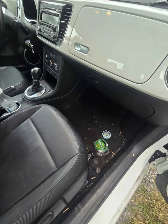 2014 Volkswagen A5 Beetle - Image 9 of 10