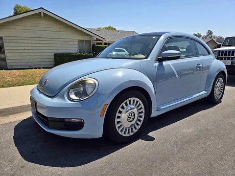 2014 Volkswagen Beetle 1.8T SE Hatchback 2D