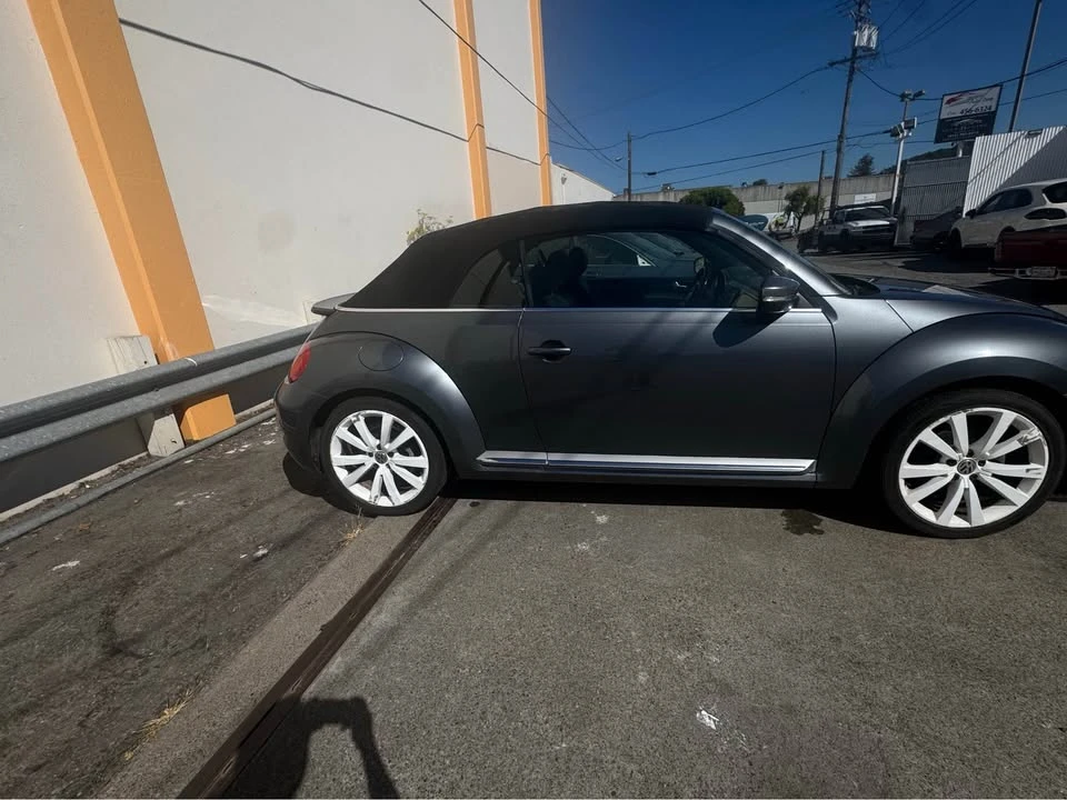 2014 Volkswagen A5 Beetle - Image 4 of 9