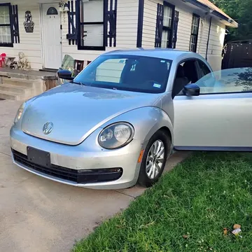 2014 Volkswagen Beetle 2.0T SE Hatchback 2D
