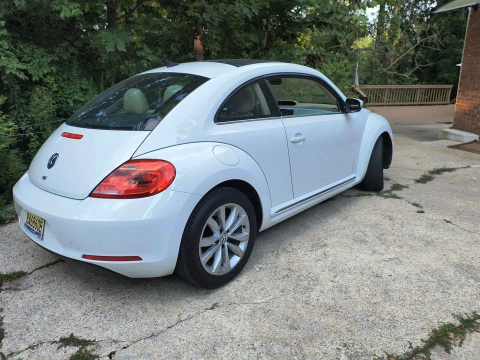2014 Volkswagen A5 Beetle - Image 2 of 16