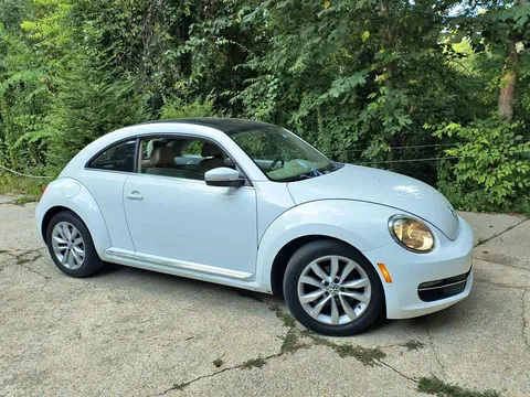 2014 Volkswagen Beetle 2.0T Turbo Hatchback 2D