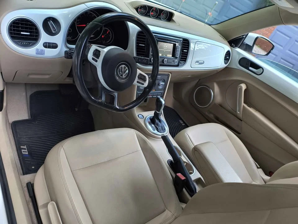 2014 Volkswagen A5 Beetle - Image 8 of 16