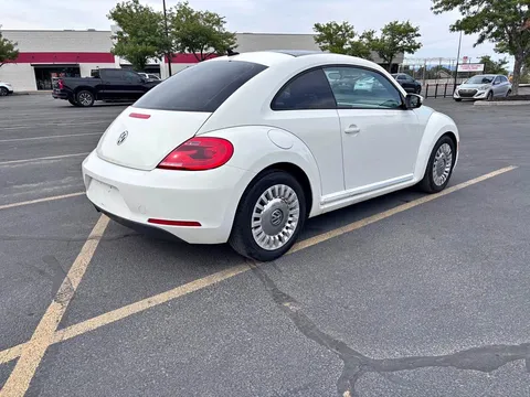 2014 Volkswagen Beetle 2.5L Entry Hatchback 2D