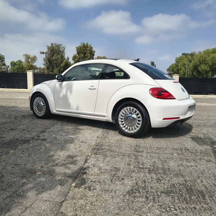 2014 Volkswagen A5 Beetle - Image 2 of 9