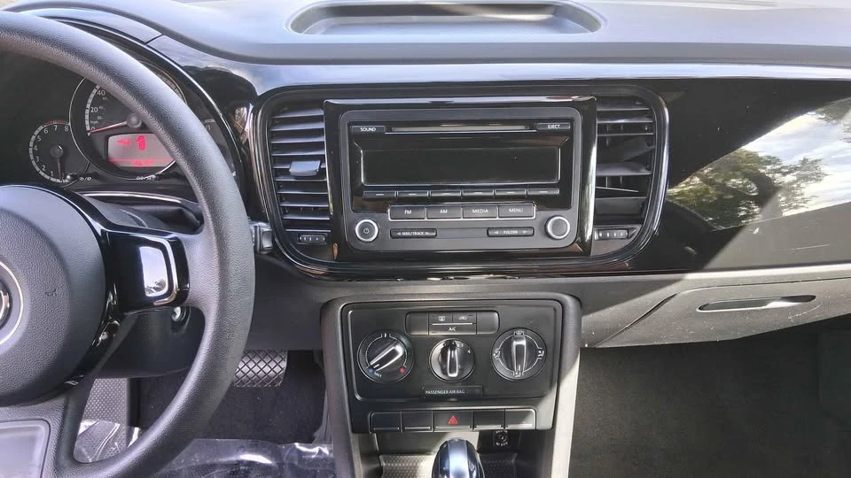 2014 Volkswagen A5 Beetle - Image 11 of 15