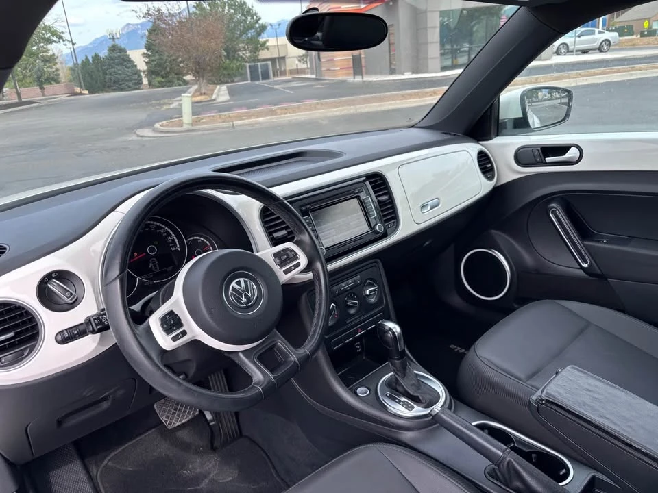 2014 Volkswagen A5 Beetle - Image 2 of 10