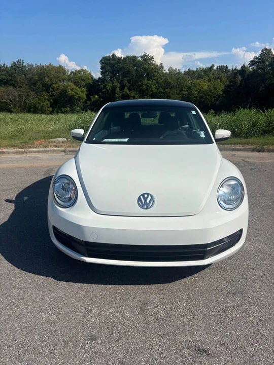 2014 Volkswagen A5 Beetle - Image 2 of 8