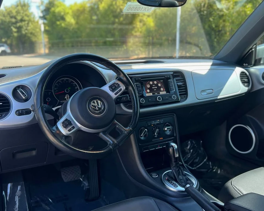 2014 Volkswagen A5 Beetle - Image 10 of 13
