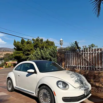 2014 Volkswagen Beetle 2.5L Hatchback 2D
