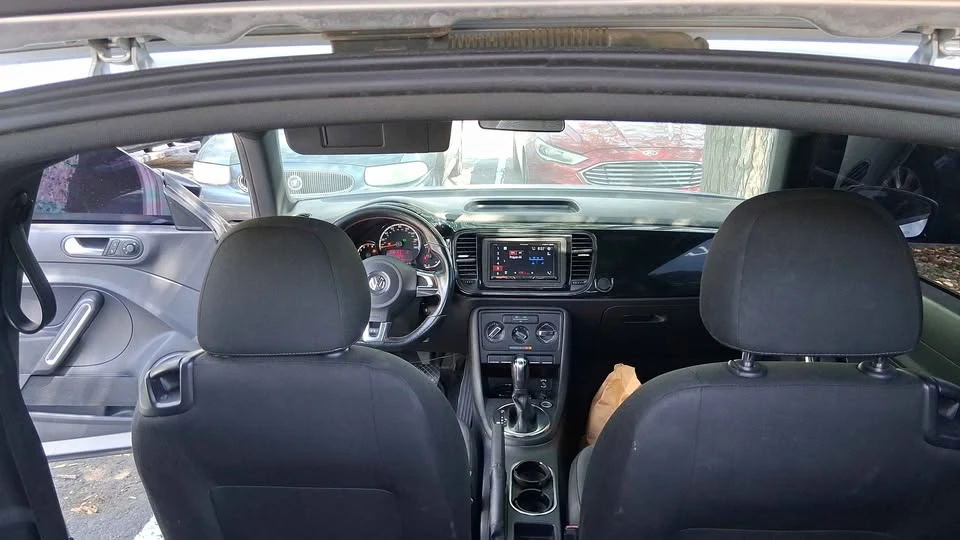 2014 Volkswagen A5 Beetle - Image 6 of 10