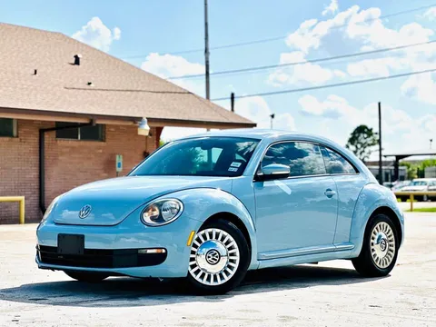 2014 Volkswagen Beetle 2.5L Hatchback 2D