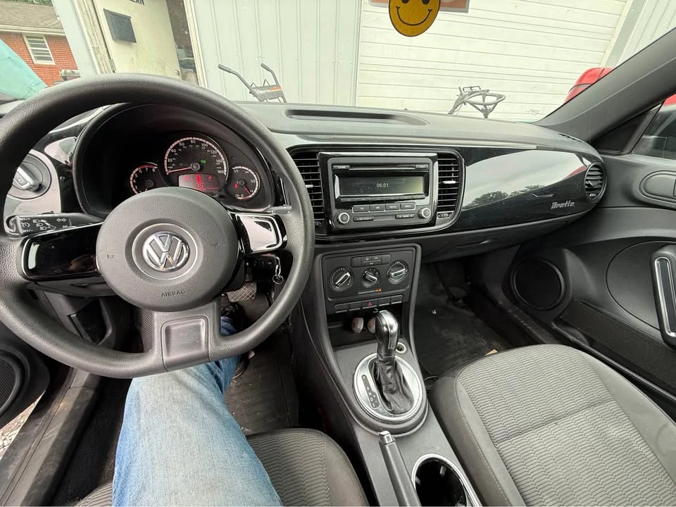 2014 Volkswagen A5 Beetle - Image 8 of 10
