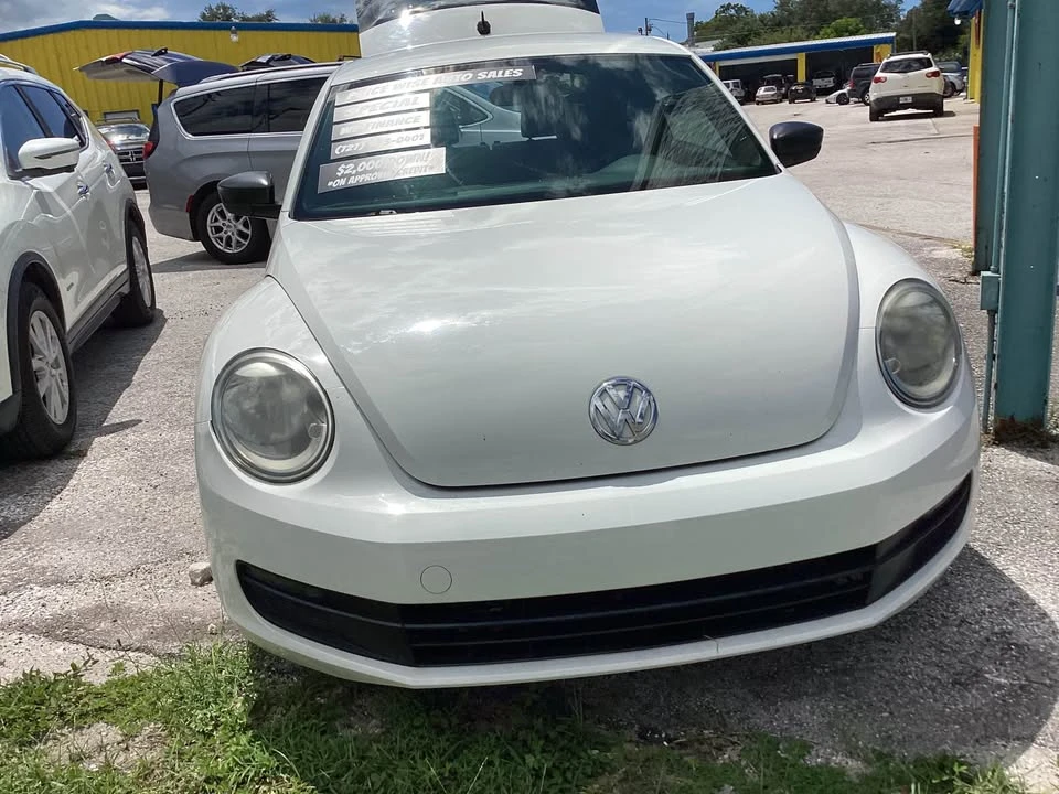 2014 Volkswagen A5 Beetle - Image 2 of 8