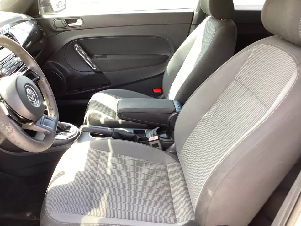 2014 Volkswagen A5 Beetle - Image 5 of 10