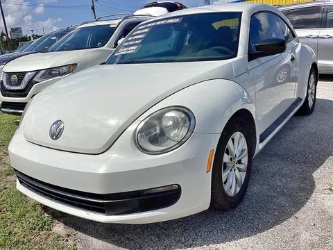 2014 Volkswagen Beetle 2.5L Hatchback 2D