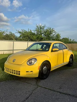 2014 Volkswagen Beetle 2.5L Hatchback 2D