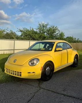 2014 Volkswagen Beetle 2.5L Hatchback 2D