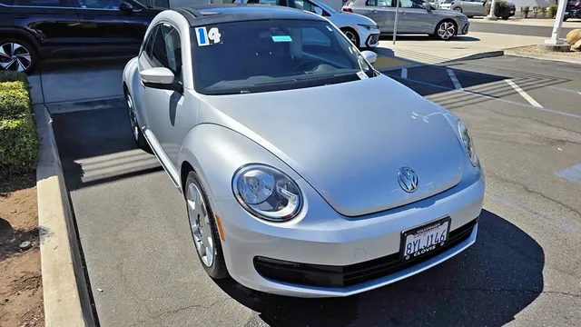 2014 Volkswagen Beetle 2.5L Hatchback 2D