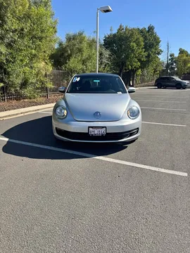 2014 Volkswagen Beetle 2.5L Hatchback 2D