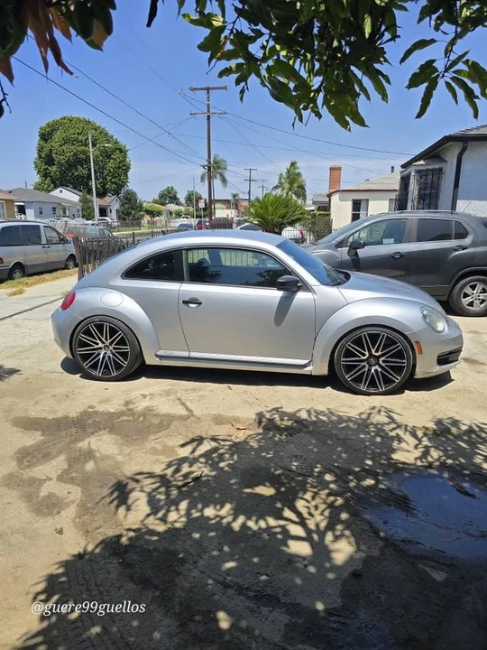2014 Volkswagen A5 Beetle - Image 2 of 15