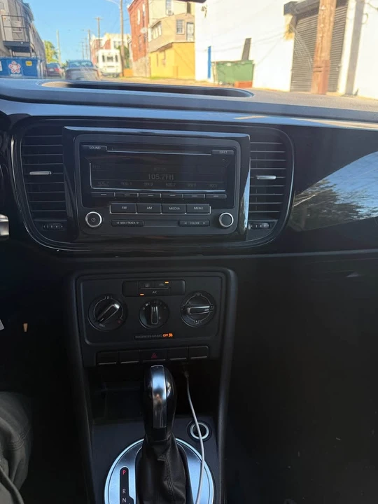 2014 Volkswagen A5 Beetle - Image 11 of 12
