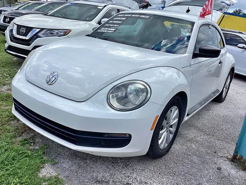 2014 Volkswagen Beetle 2.5L Hatchback 2D