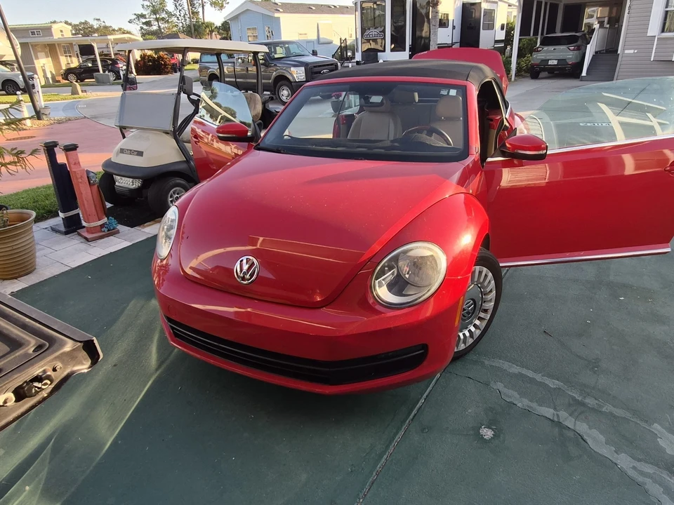 2014 Volkswagen A5 Beetle - Image 5 of 10