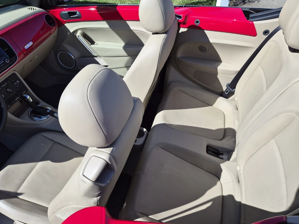2014 Volkswagen A5 Beetle - Image 9 of 10