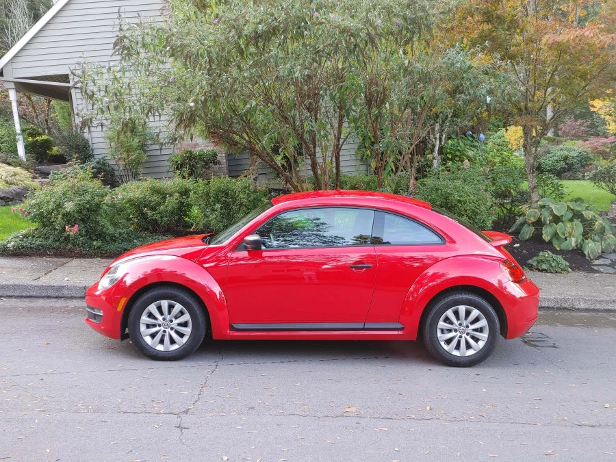 2014 Volkswagen A5 Beetle - Image 2 of 10