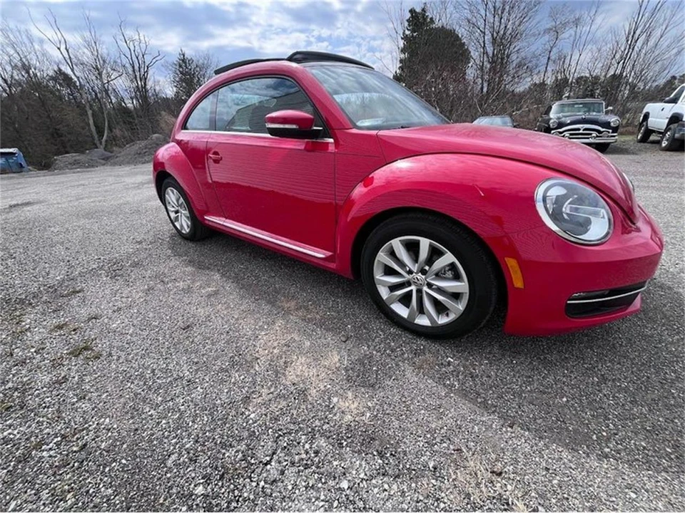 2014 Volkswagen A5 Beetle - Image 2 of 30
