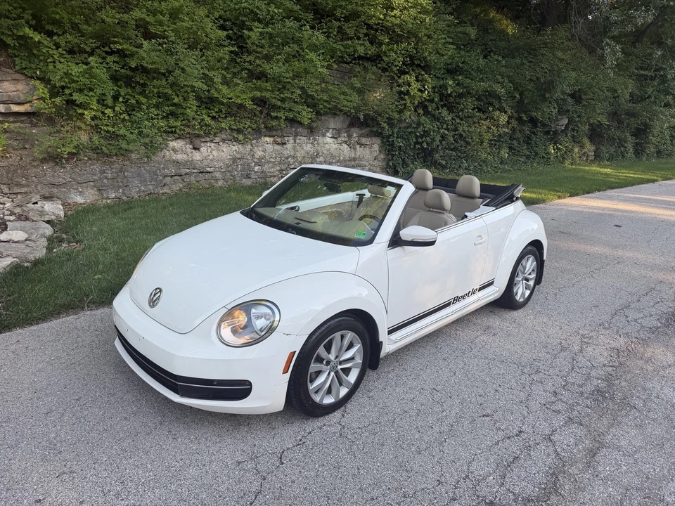 2014 Volkswagen A5 Beetle - Image 2 of 24