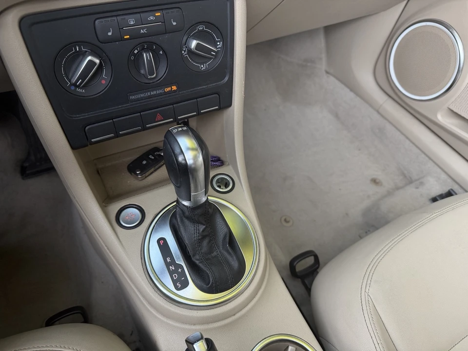 2014 Volkswagen A5 Beetle - Image 16 of 24