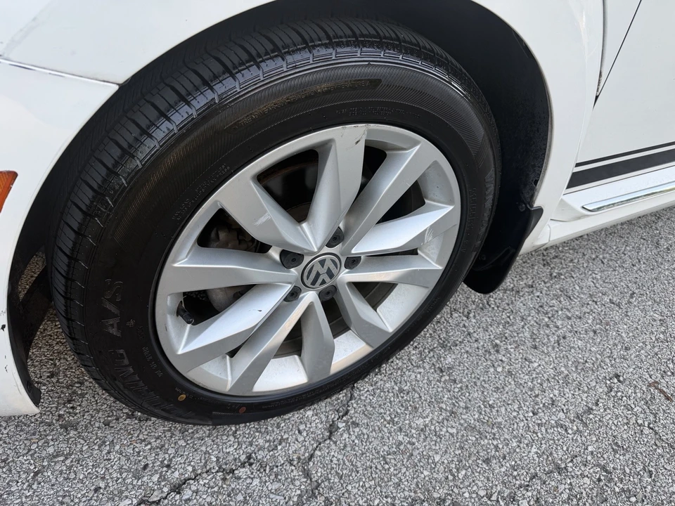 2014 Volkswagen A5 Beetle - Image 9 of 24