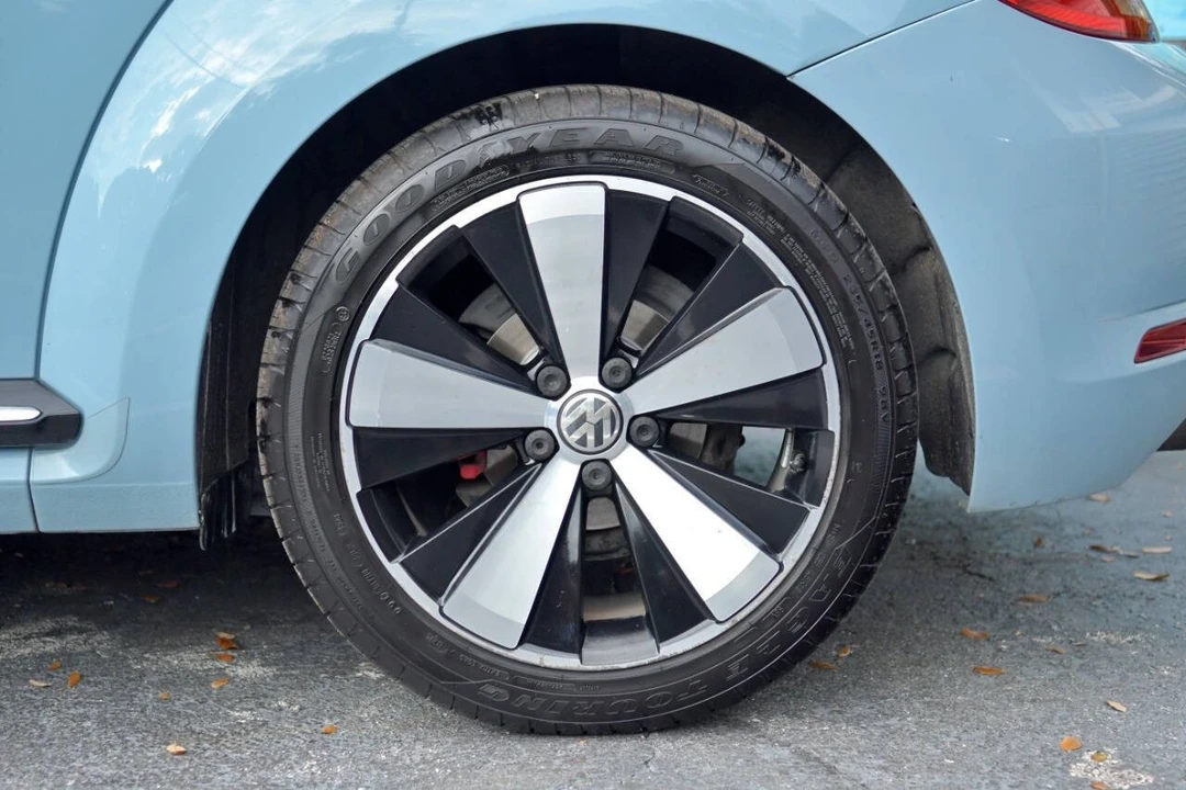 2014 Volkswagen A5 Beetle - Image 10 of 12
