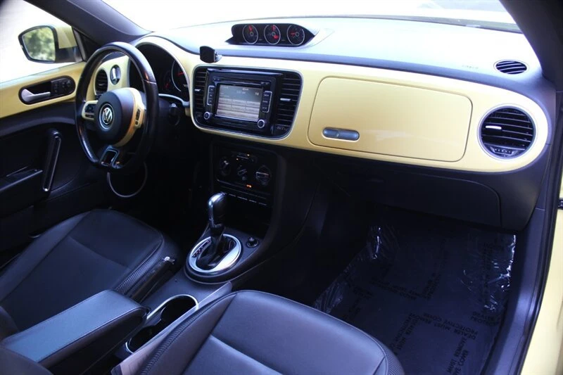 2014 Volkswagen A5 Beetle - Image 16 of 18