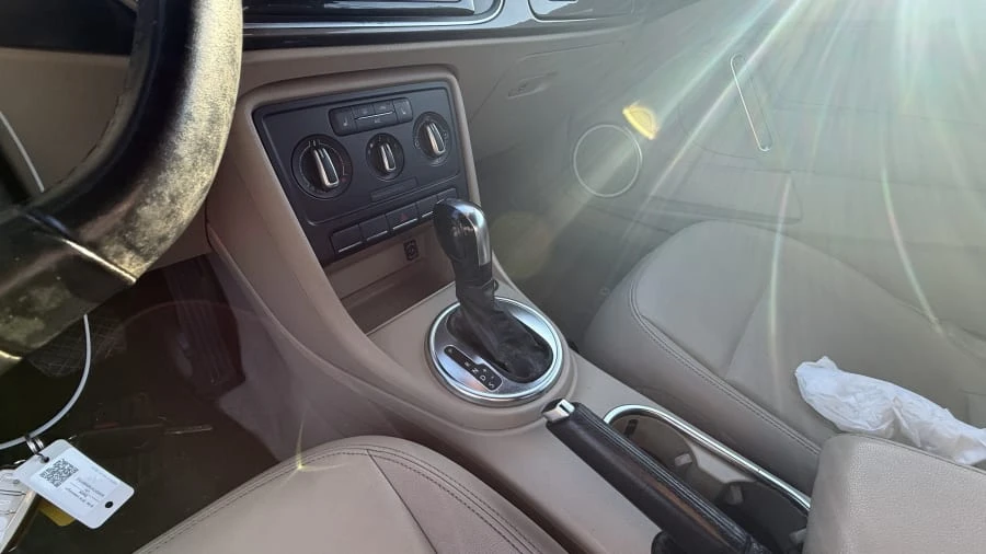 2014 Volkswagen A5 Beetle - Image 9 of 10