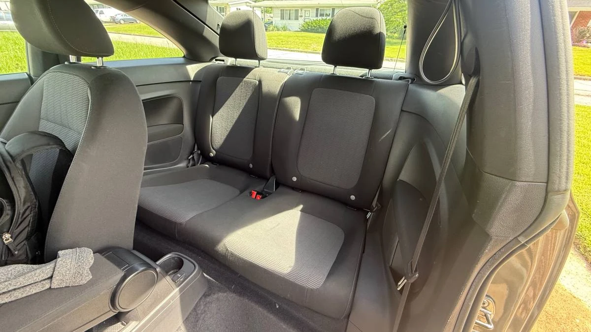 2014 Volkswagen A5 Beetle - Image 2 of 10