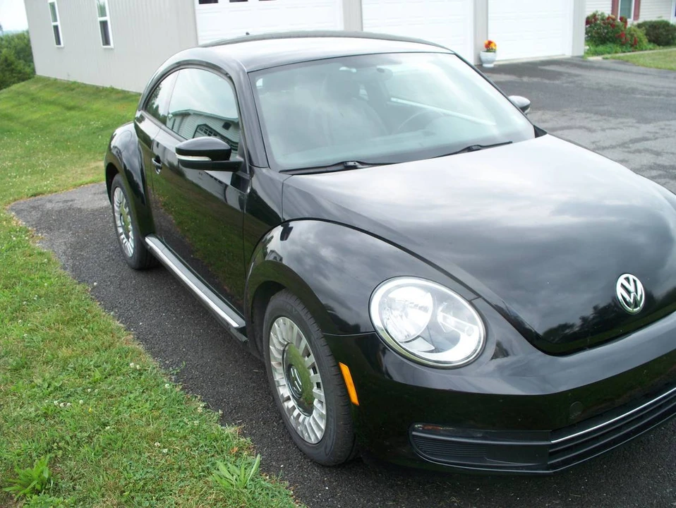 2014 Volkswagen A5 Beetle - Image 2 of 9