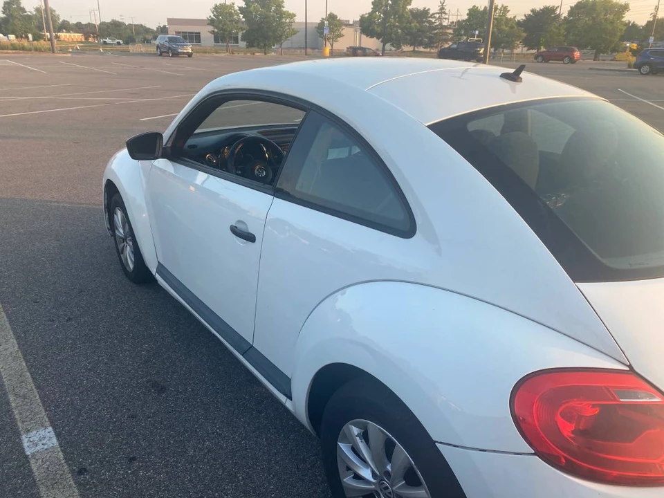 2014 Volkswagen A5 Beetle - Image 3 of 5