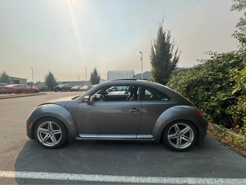 2014 Volkswagen A5 Beetle - Image 5 of 10
