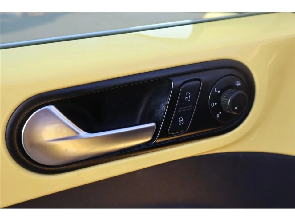 2014 Volkswagen A5 Beetle - Image 17 of 20