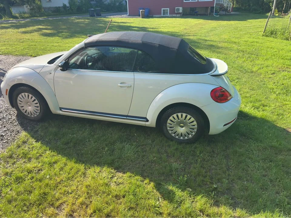 2014 Volkswagen A5 Beetle - Image 10 of 13