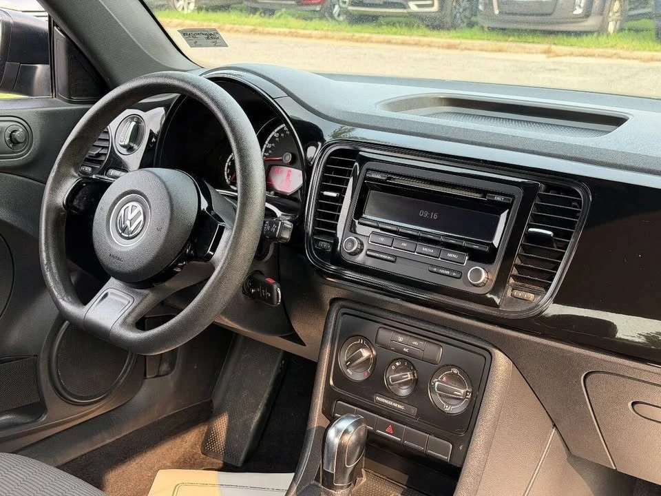 2014 Volkswagen A5 Beetle - Image 17 of 20
