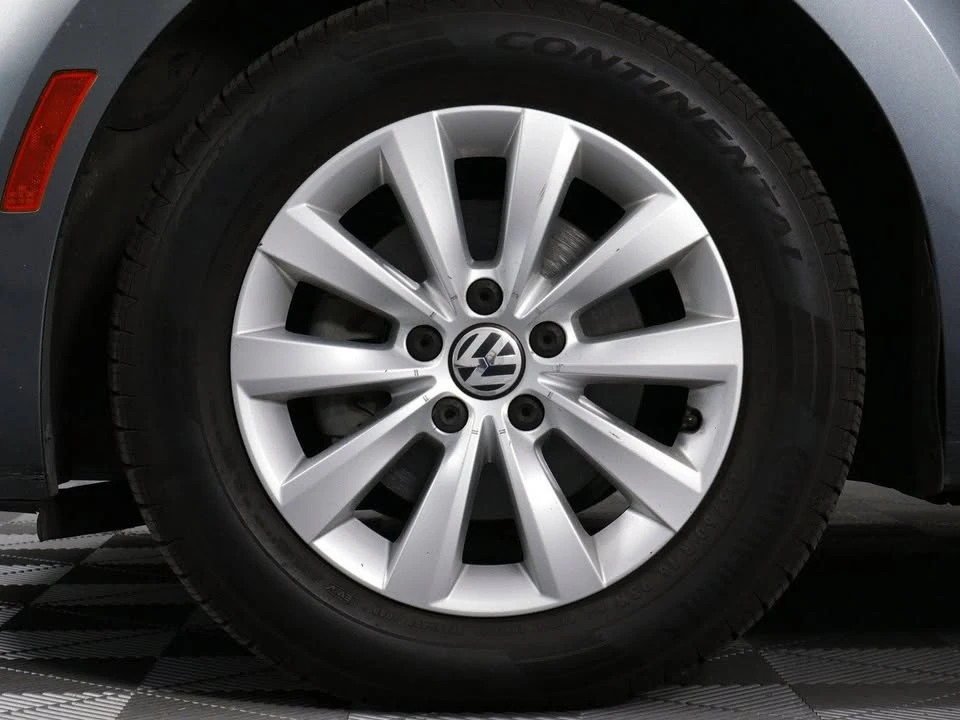 2014 Volkswagen A5 Beetle - Image 9 of 17