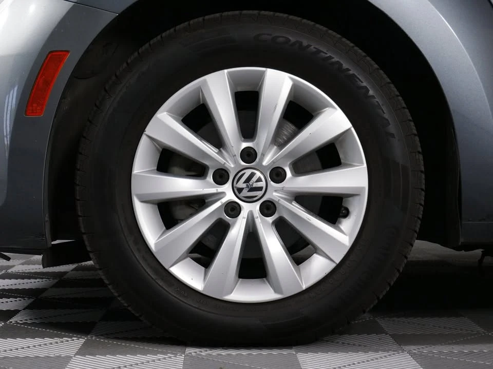 2014 Volkswagen A5 Beetle - Image 9 of 17