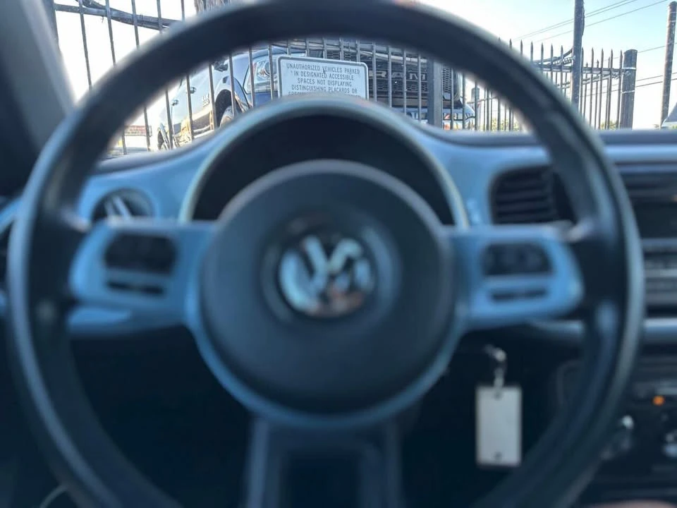 2014 Volkswagen A5 Beetle - Image 16 of 20