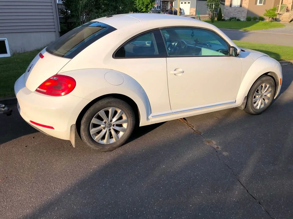 2014 Volkswagen A5 Beetle - Image 4 of 10