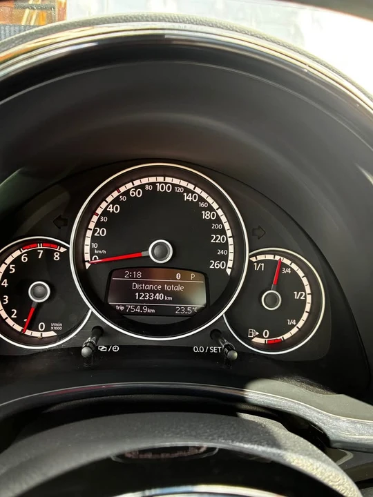 2014 Volkswagen A5 Beetle - Image 5 of 10