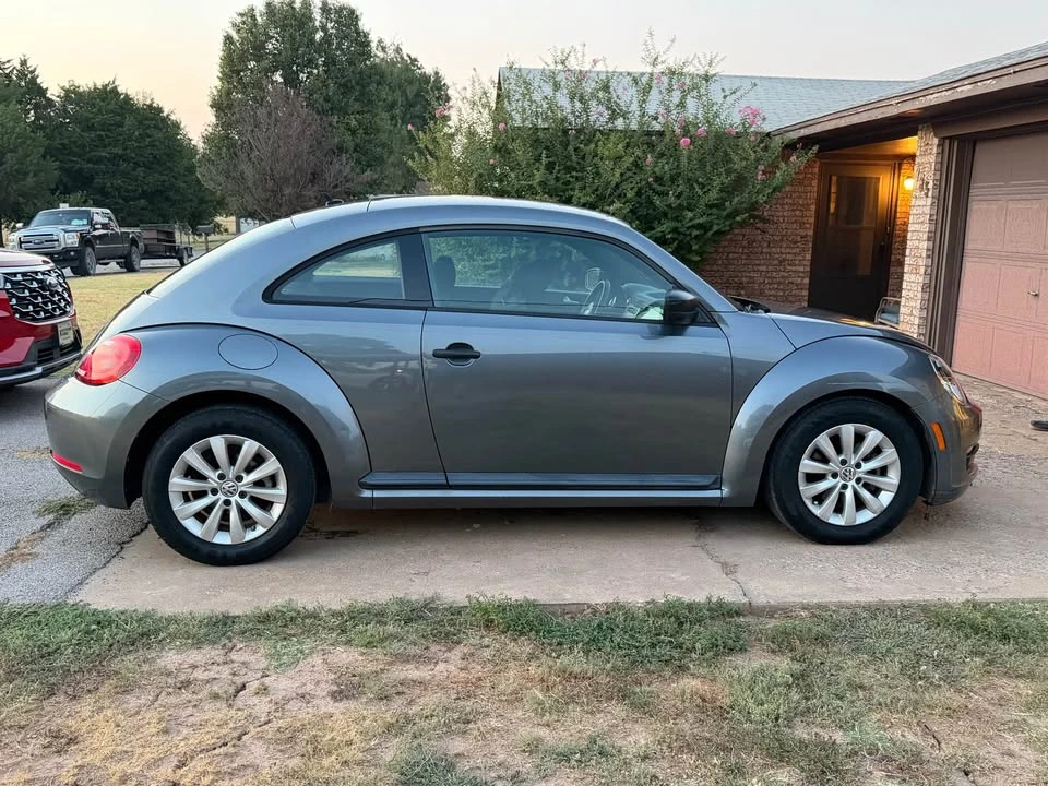 2014 Volkswagen A5 Beetle - Image 2 of 9
